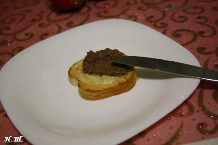 Курица запеченная с грецкими орехами и печенью.: шаг 2