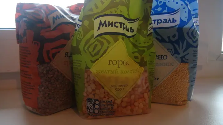 Башенки из гороховых оладьев со сметанным кремом: шаг 1