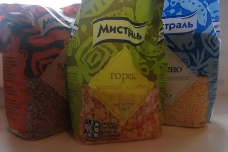 Башенки из гороховых оладьев со сметанным кремом: шаг 1