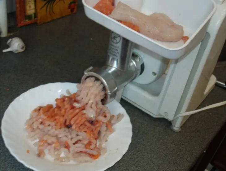 Рыбные колбаски " полярные" (две идеи одного продукта) дуэль: шаг 3