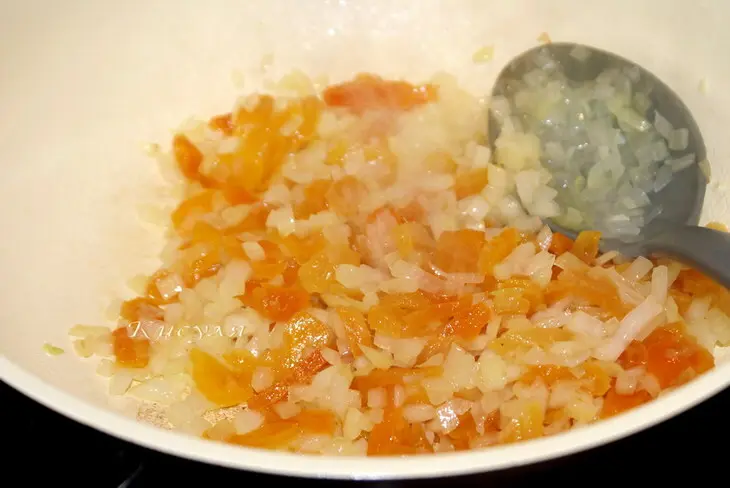 Чечевица с курагой и орехами: шаг 3