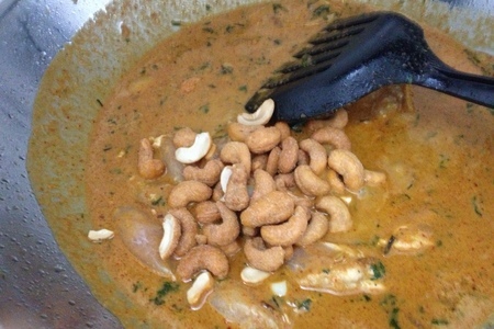 Masaman curry ( с курицей и орешками кешью): шаг 4