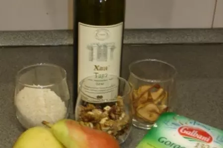 Ризотто с сыром горгонзола, грушей и грецкими орехами.: шаг 1