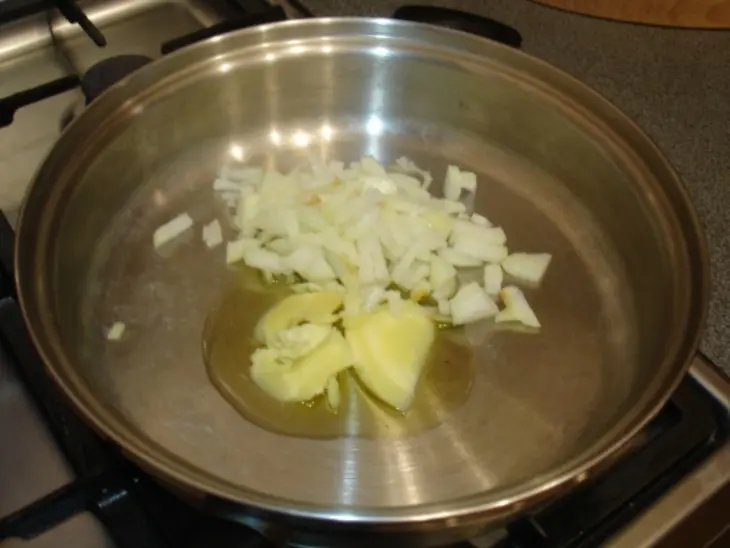 Ризотто с сыром горгонзола, грушей и грецкими орехами.: шаг 2