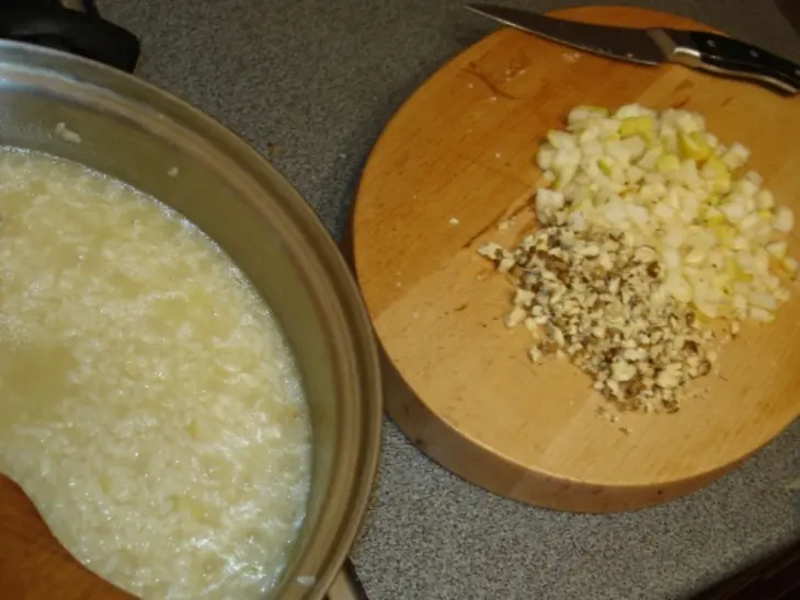 Ризотто с сыром горгонзола, грушей и грецкими орехами.: шаг 5