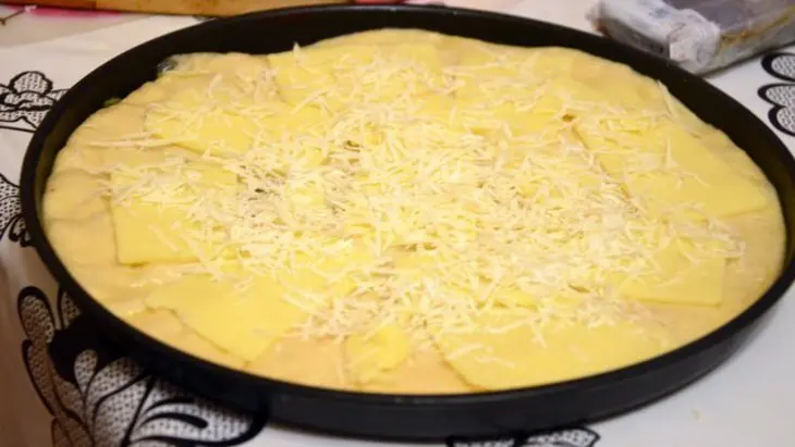 Пицца с грушей и сыром бри: шаг 2