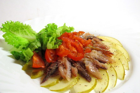 Салат с грушей и копчёной рыбой .: шаг 4