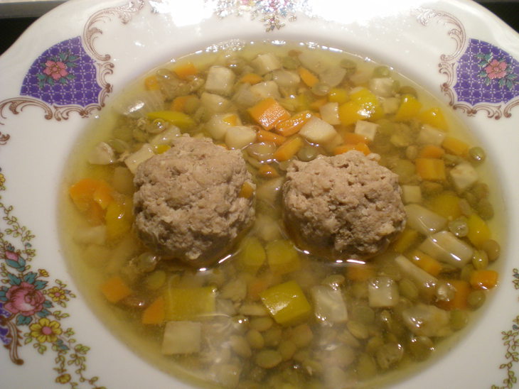 Домашний чечевичный суп с фрикадельками: шаг 5