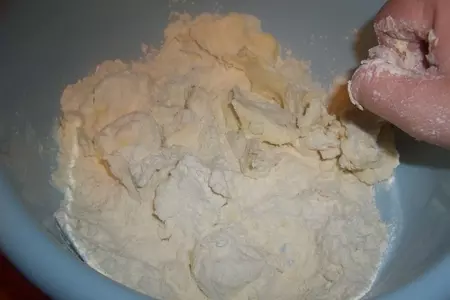 Сырный пирог с маслинами: шаг 1