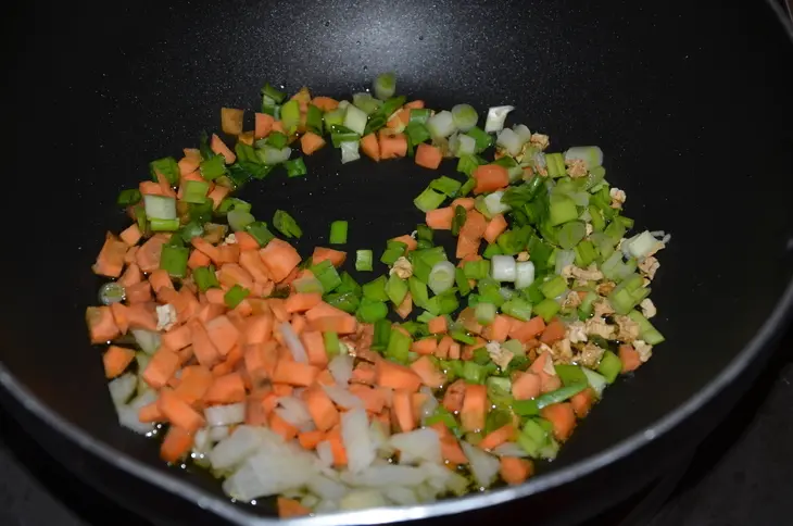Картофельные гнезда с чечевицей и салями с фигурными кусочками филе цыпленка: шаг 1