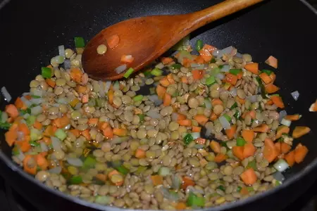 Картофельные гнезда с чечевицей и салями с фигурными кусочками филе цыпленка: шаг 2