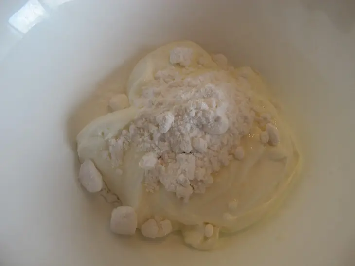 Десерт  "blue snow" - с яблоками " голд " , грушами " конкорд" и   печеньем "кедро ": шаг 7