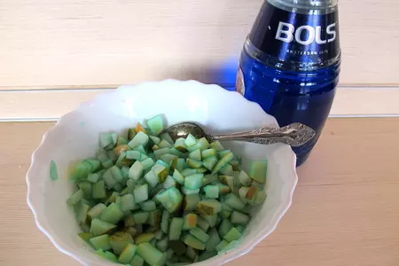 Десерт  "blue snow" - с яблоками " голд " , грушами " конкорд" и   печеньем "кедро ": шаг 9