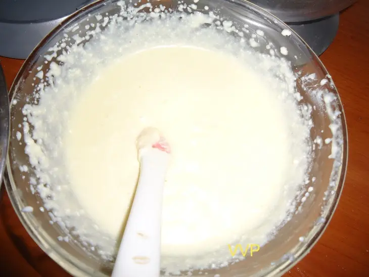 Пирог брауни с творогом и ягодами: шаг 1