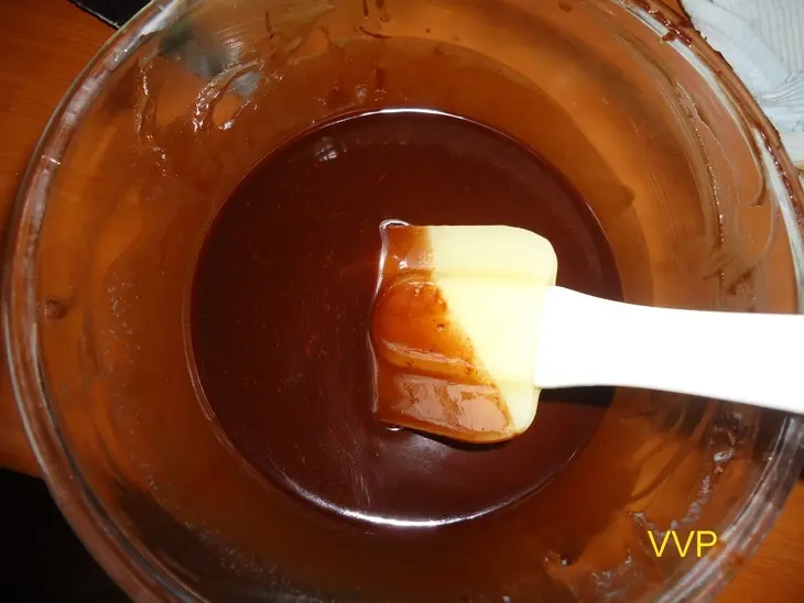 Пирог брауни с творогом и ягодами: шаг 3