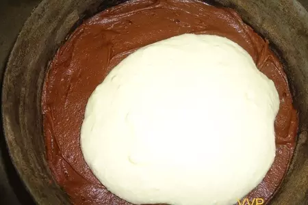 Пирог брауни с творогом и ягодами: шаг 5