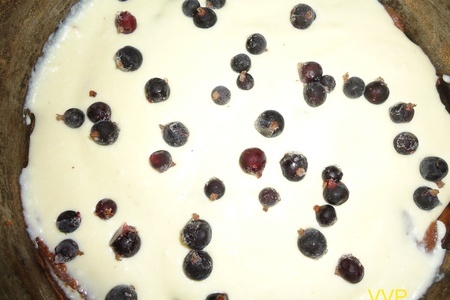 Пирог брауни с творогом и ягодами: шаг 6