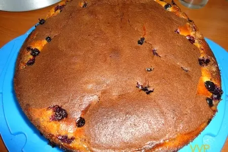Пирог брауни с творогом и ягодами: шаг 8