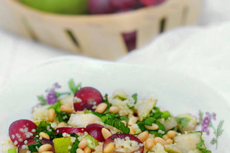 Салат с  кускусом, грушами, виноградом, мятой и кедровыми орехами.: шаг 6