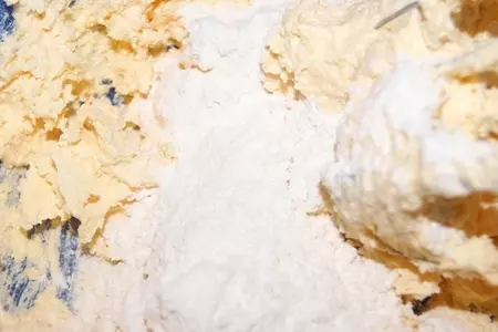 Рулет с яблоками"bolo de rolo": шаг 6