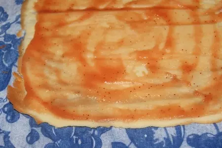 Рулет с яблоками"bolo de rolo": шаг 12