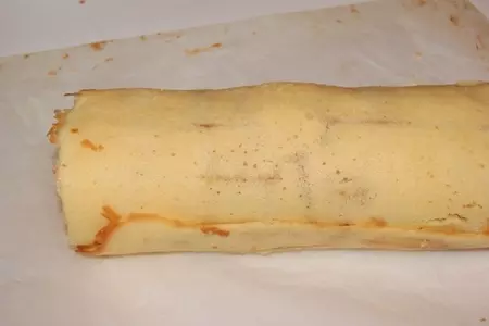 Рулет с яблоками"bolo de rolo": шаг 14