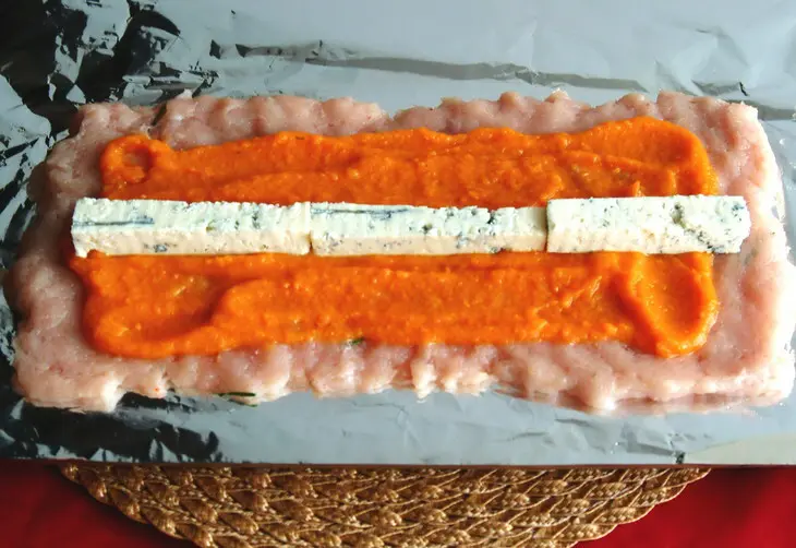 Куриные колбаски с яблочно-тыквенным пюре и зеленым кускусом со сливочным соусом: шаг 5