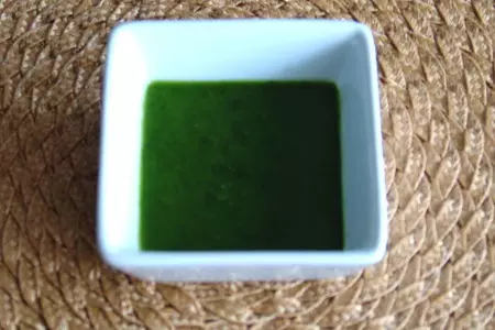 Куриные колбаски с яблочно-тыквенным пюре и зеленым кускусом со сливочным соусом: шаг 8