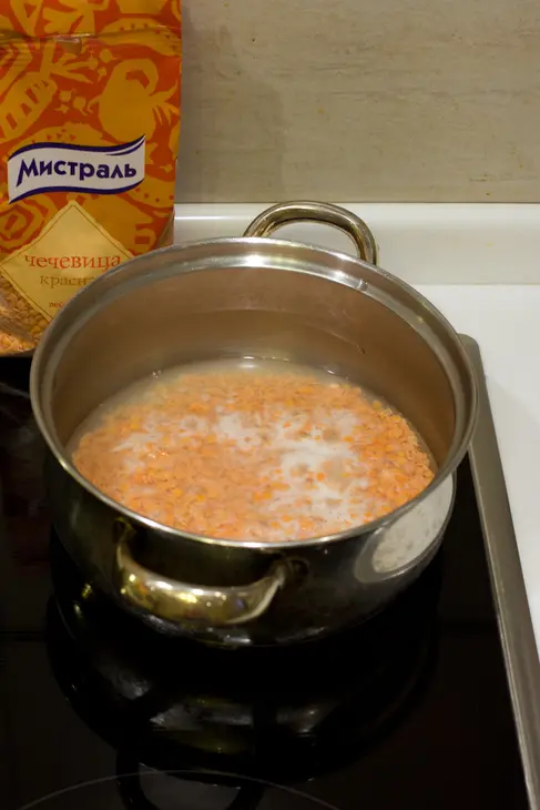 Курица, фаршированная чечевицей, грецкими орехами и печенью: шаг 2