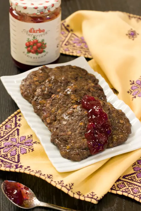 Курица, фаршированная чечевицей, грецкими орехами и печенью: шаг 8