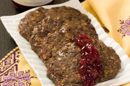 Курица, фаршированная чечевицей, грецкими орехами и печенью: шаг 8