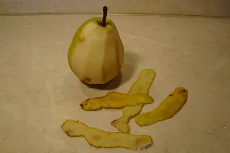 Медовая груша в вине с сыром дор блю: шаг 2