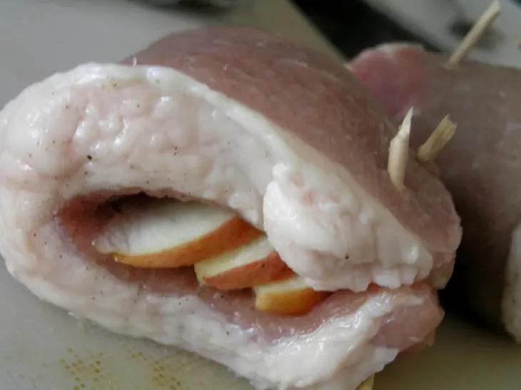 Сочный шницель с яблоками и морковным гарниром: шаг 3