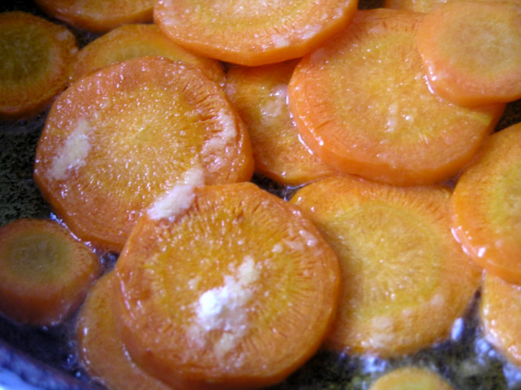 Сочный шницель с яблоками и морковным гарниром: шаг 5