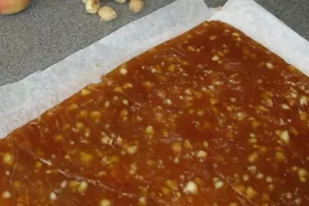 Яблочная пастила с орехами.: шаг 7