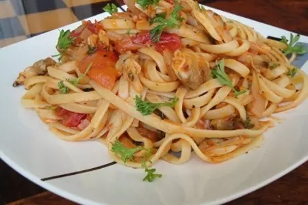 Лингвини с помидорами и молюсками: шаг 8