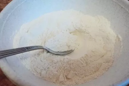 Мини-пирожки из заварного теста с мясом: шаг 1