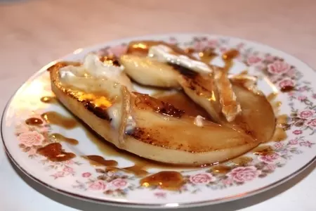 Карамелизированные груши с сыром: шаг 3