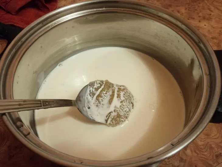 Грушевая панна котта с кофейным соусом и карамелизированными грушами: шаг 1