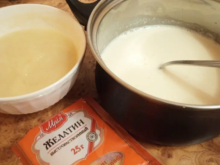 Грушевая панна котта с кофейным соусом и карамелизированными грушами: шаг 2