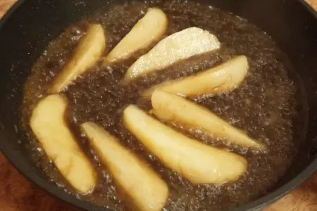 Грушевая панна котта с кофейным соусом и карамелизированными грушами: шаг 6