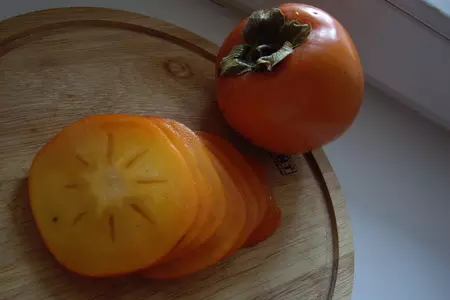 Яркий салат с хурмой и яблоками: шаг 5