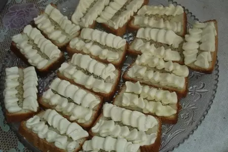Пирожное "бутерброды с красной икрой": шаг 7