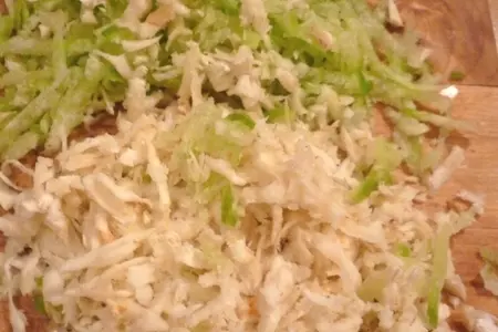 Зелёный салат с адыгейским сыром: шаг 2