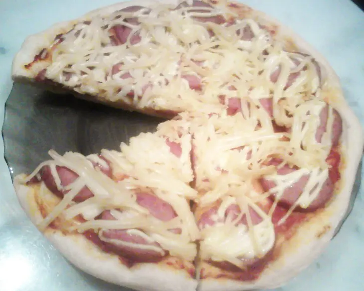 Пицца с колбасой и сыром: шаг 4
