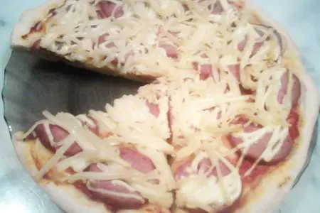 Пицца с колбасой и сыром: шаг 4