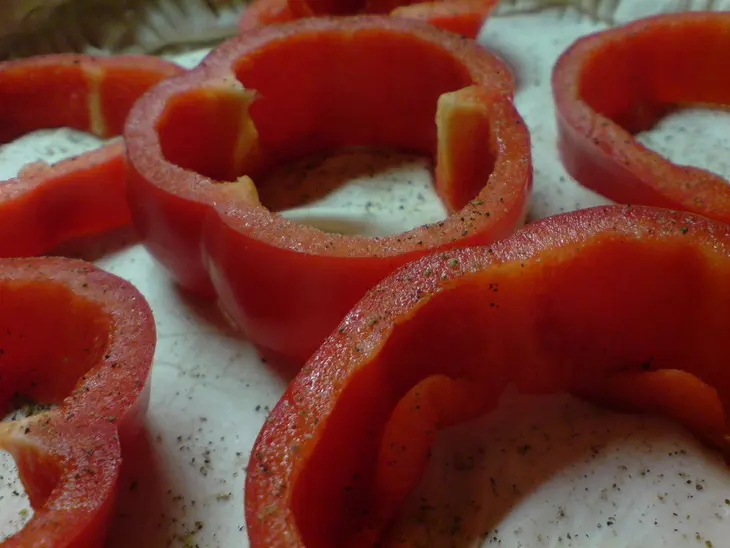 Пирог открытый с куриным мясом и перцами: шаг 1