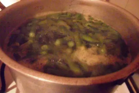 Стручковая фасоль, запечённая с яйцом: шаг 1