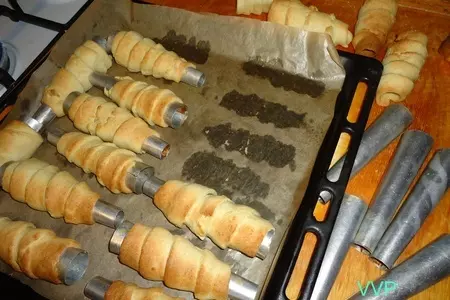 Пирожные трубочки с шоколадным кремом: шаг 3