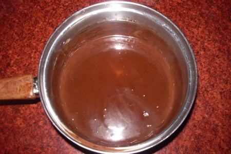 Груша, пошированная в белом вине или клюквенном морсе, с шоколадным соусом: шаг 10